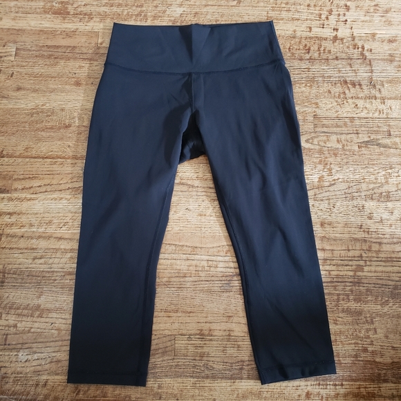 Lululemon Wunder Under Crop - Picture 5 of 9
